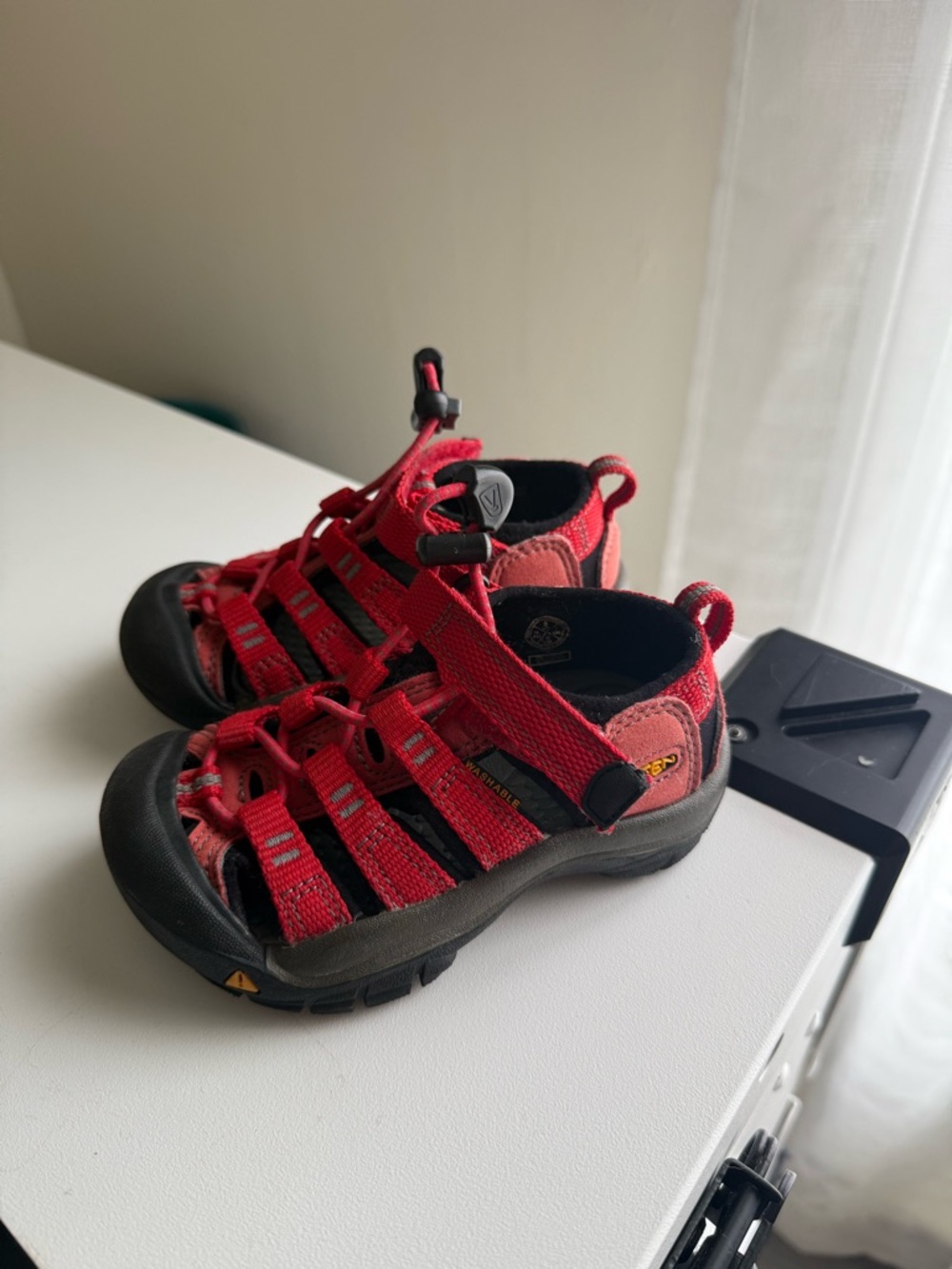 Keen Kids Red and Black Closed-Toe Adventure Sandals - Picture 3 of 5